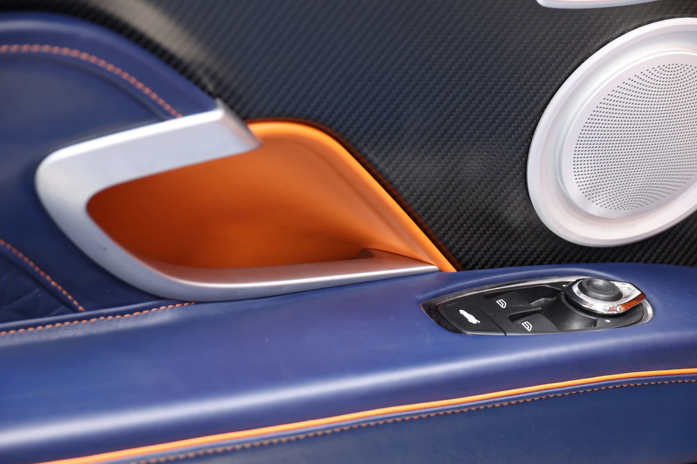 Used 2022 Aston Martin DBS Superleggera Volante RWD image 14