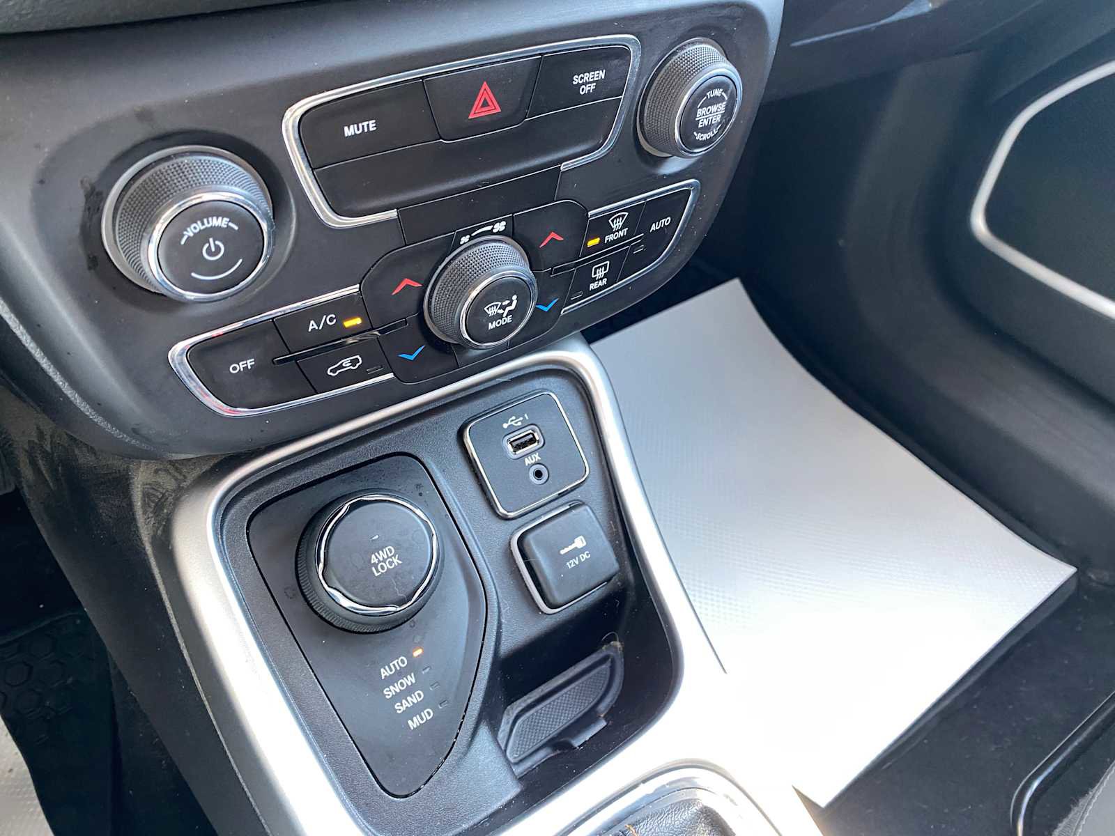 Used 2019 Jeep Compass Latitude w/ Popular Equipment Group AWD/4WD image 25
