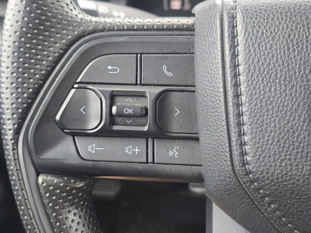 Used 2024 Toyota Tacoma SR image 24