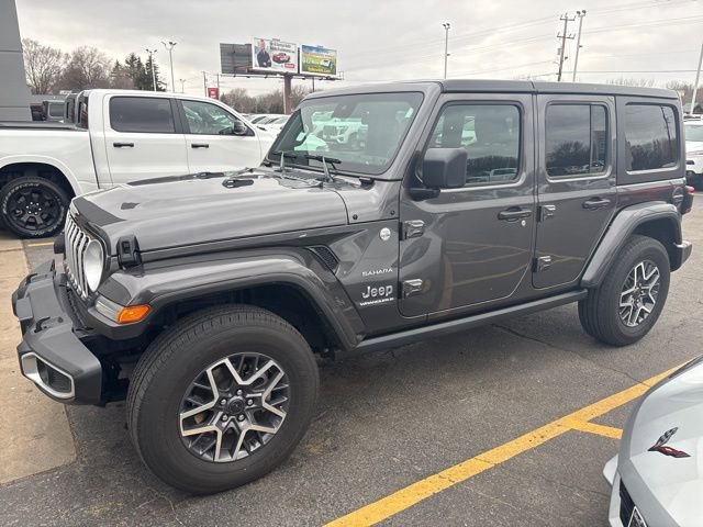 Used 2024 Jeep Wrangler Sahara image 4