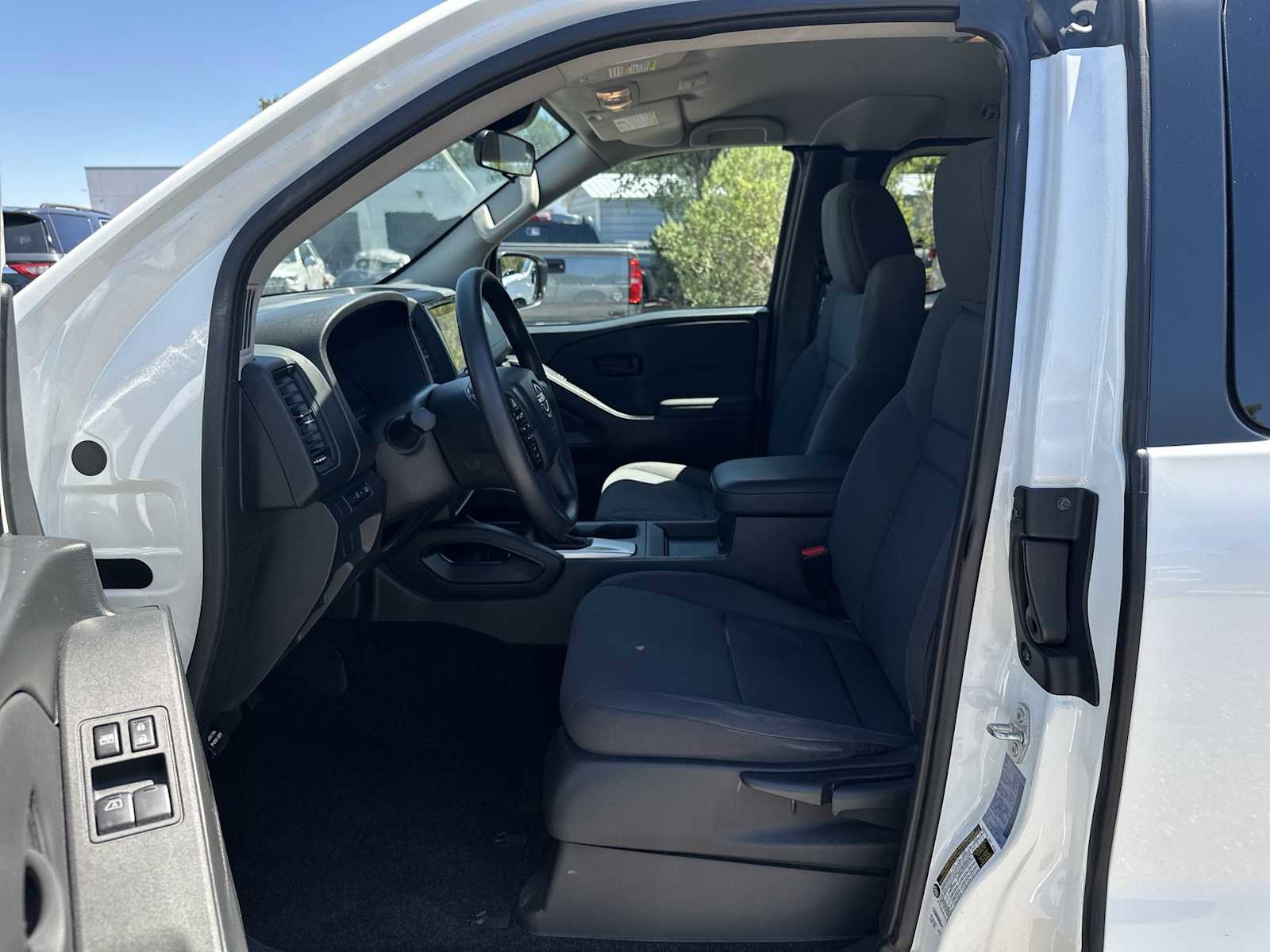 Used 2024 Nissan Frontier S RWD image 2