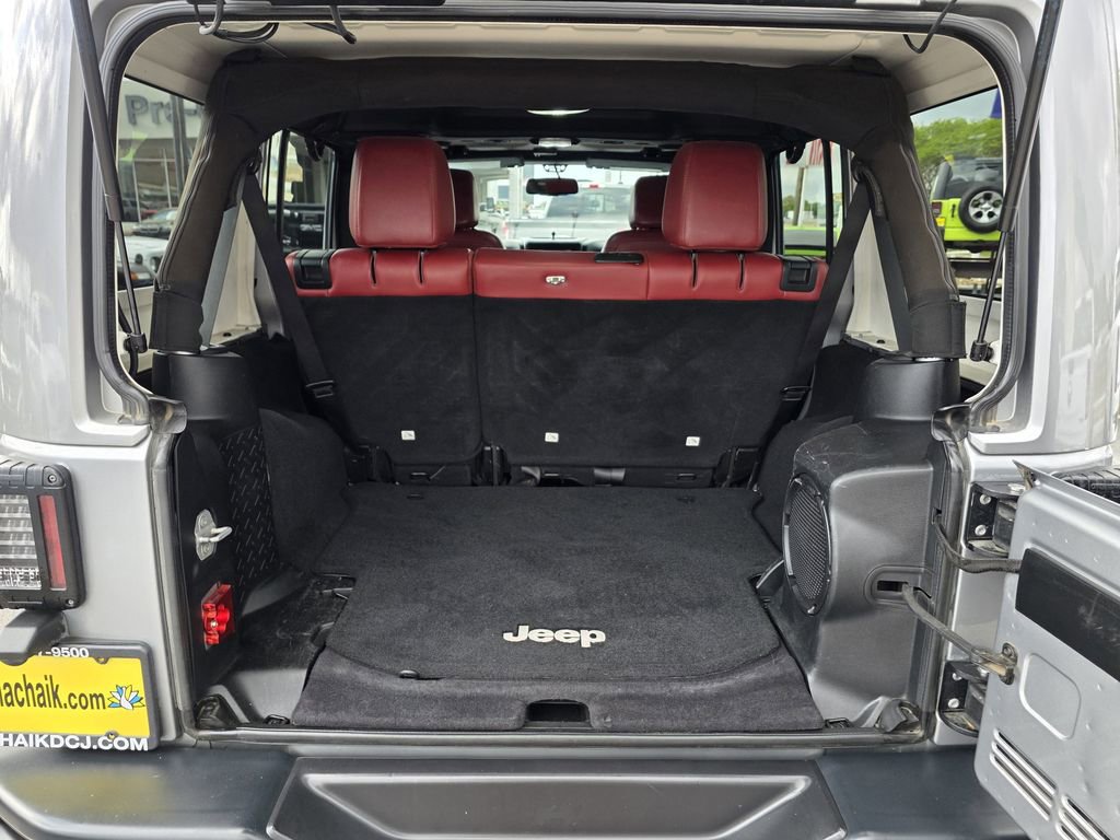 Used 2013 Jeep Wrangler Unlimited Rubicon image 21