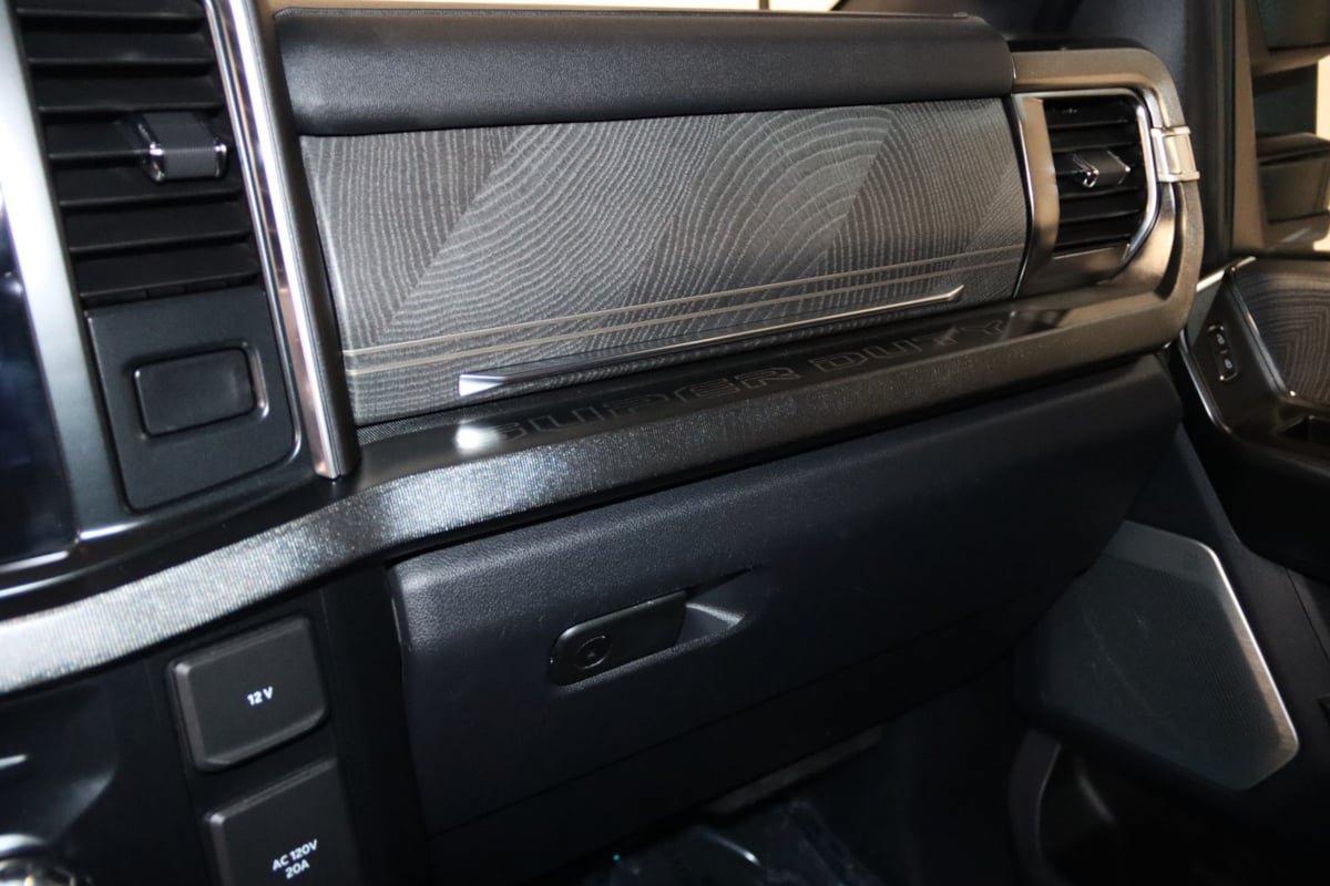 Used 2023 Ford F250 Platinum w/ FX4 Off-Road Package AWD/4WD image 59