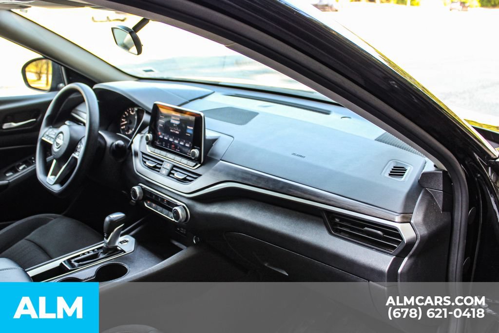 Used 2025 Nissan Altima 2.5 SV FWD image 21