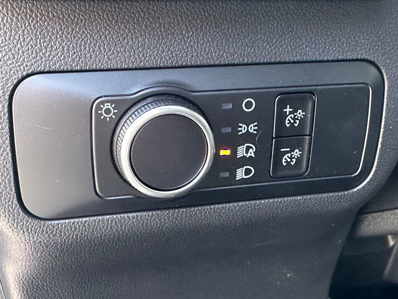 Used 2025 Ford Escape Active image 9