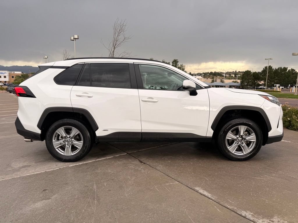 Used 2025 Toyota RAV4 XLE AWD/4WD image 9