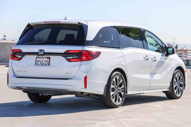 Used 2025 Honda Odyssey Elite image 8