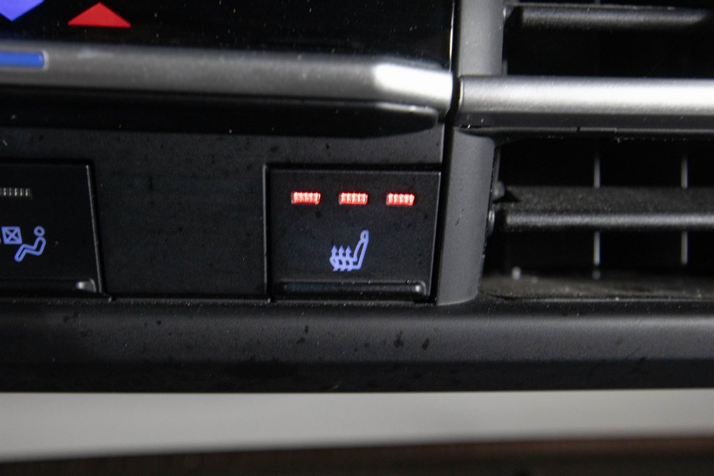 Used 2023 Toyota Sienna XLE image 25