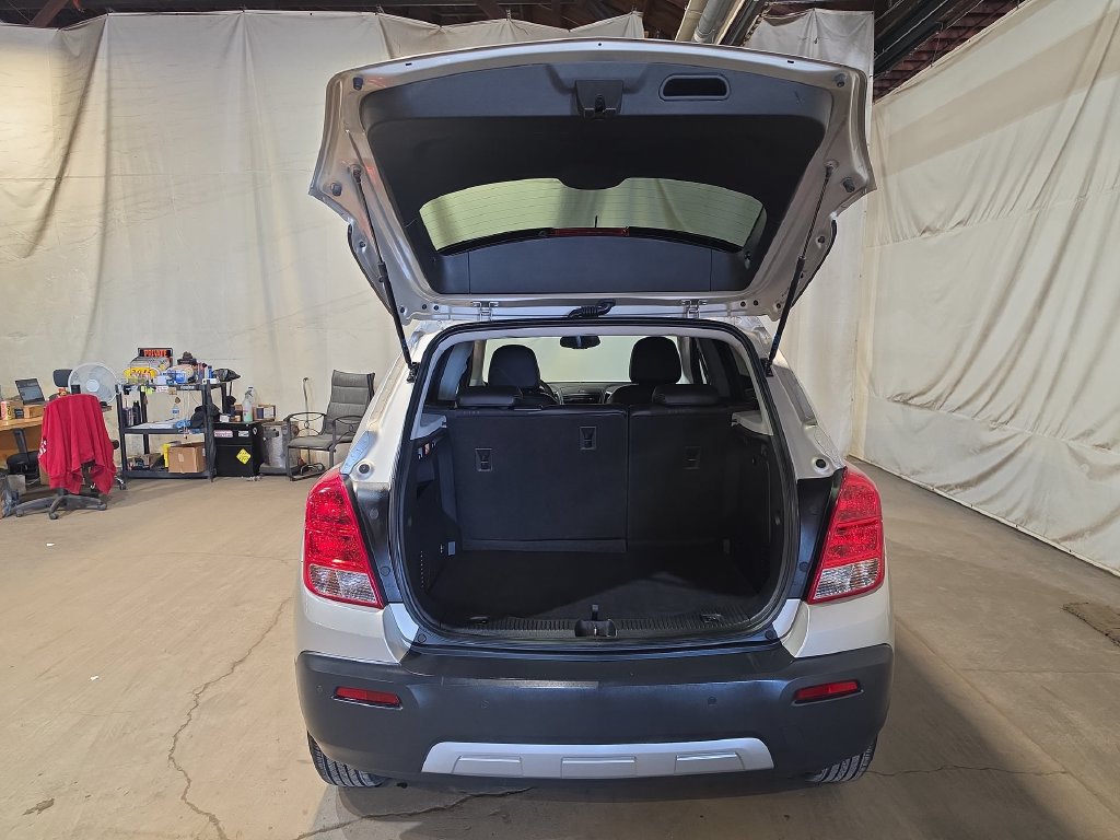 Used 2016 Chevrolet Trax LT w/ LT Convenience Package FWD image 19