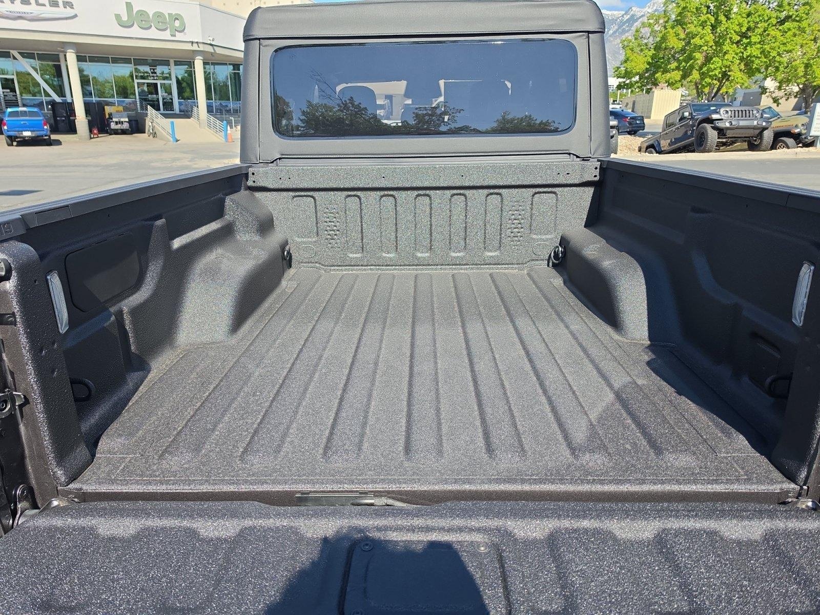 New 2026 Jeep Gladiator Rubicon AWD/4WD image 11