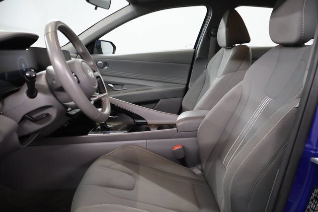 Used 2025 Hyundai Elantra SEL FWD image 11