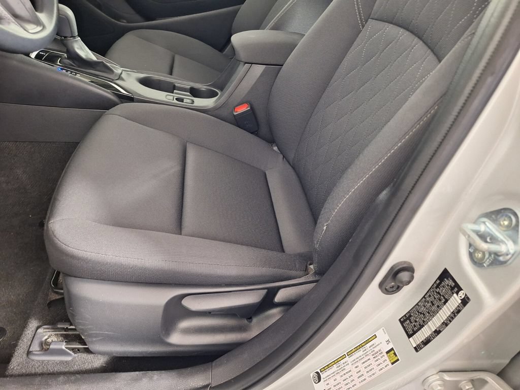 Used 2025 Toyota Corolla LE FWD image 27
