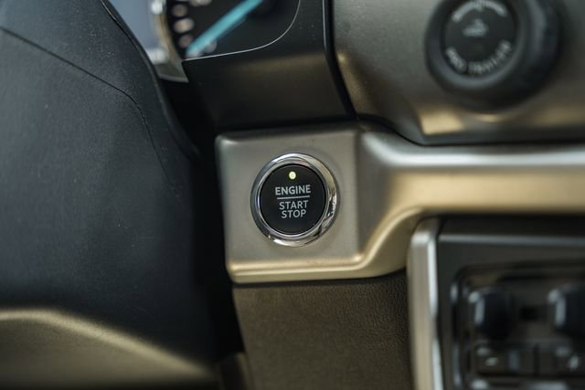 Used 2022 Ford Expedition XLT image 34