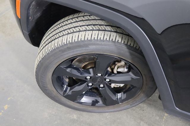 Used 2023 Jeep Grand Cherokee L Laredo AWD/4WD image 44