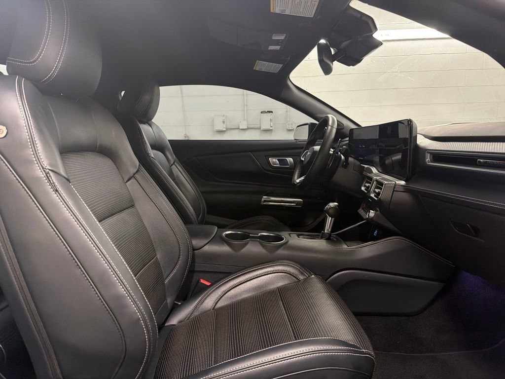 Used 2025 Ford Mustang GT Premium image 7