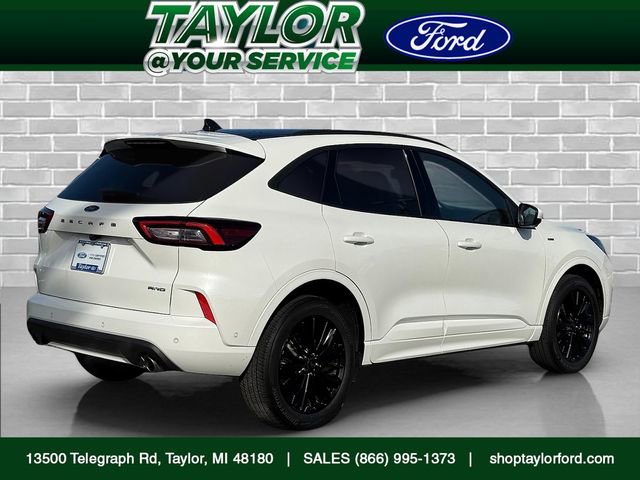 Certified 2023 Ford Escape ST-Line Elite w/ Premium Technology Package image 3