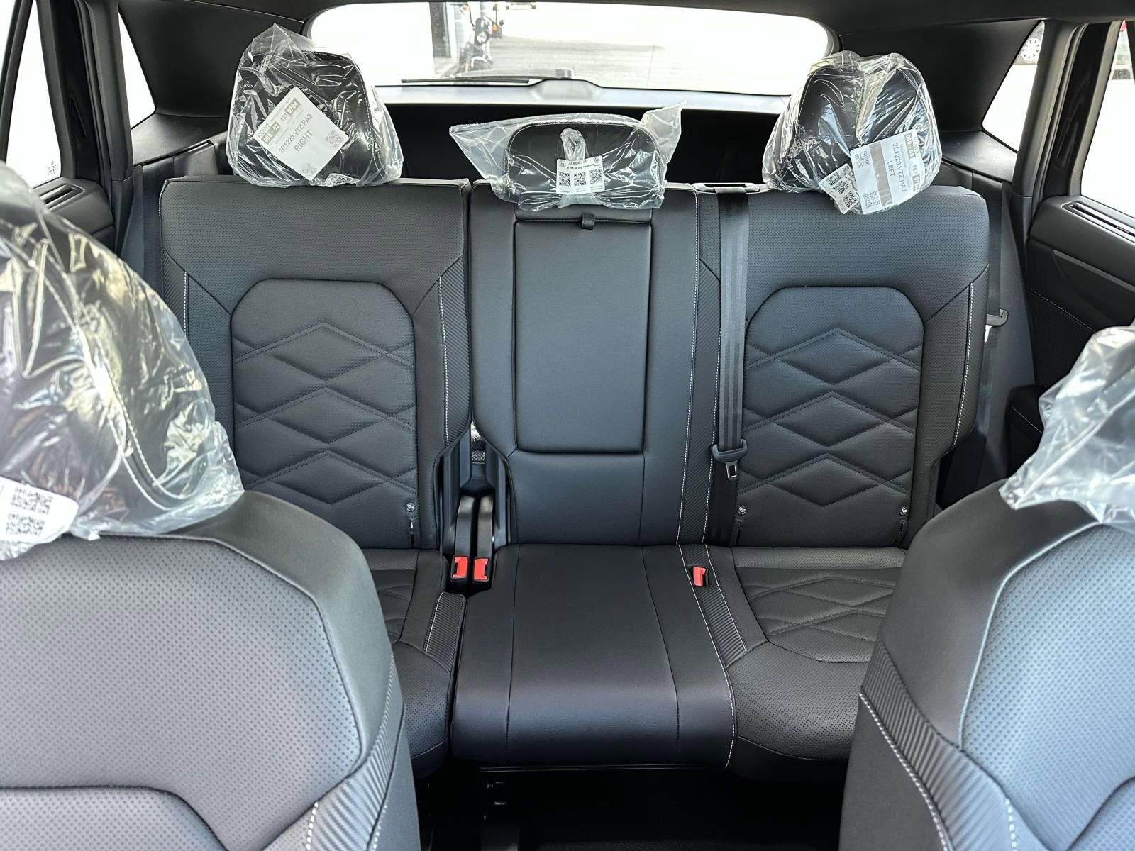 New 2026 Volkswagen Atlas Cross Sport SE image 13