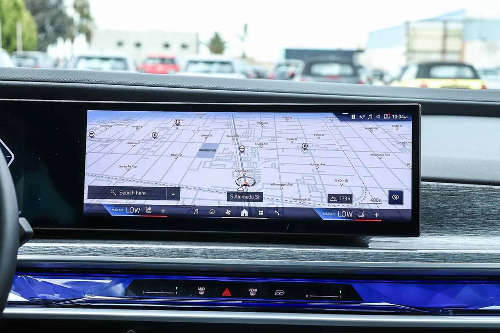 Used 2023 BMW 760i xDrive w/ Luxury Rear Seating Package AWD/4WD image 15