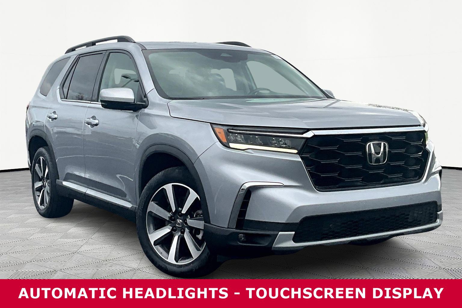 Used 2023 Honda Pilot Touring image 3