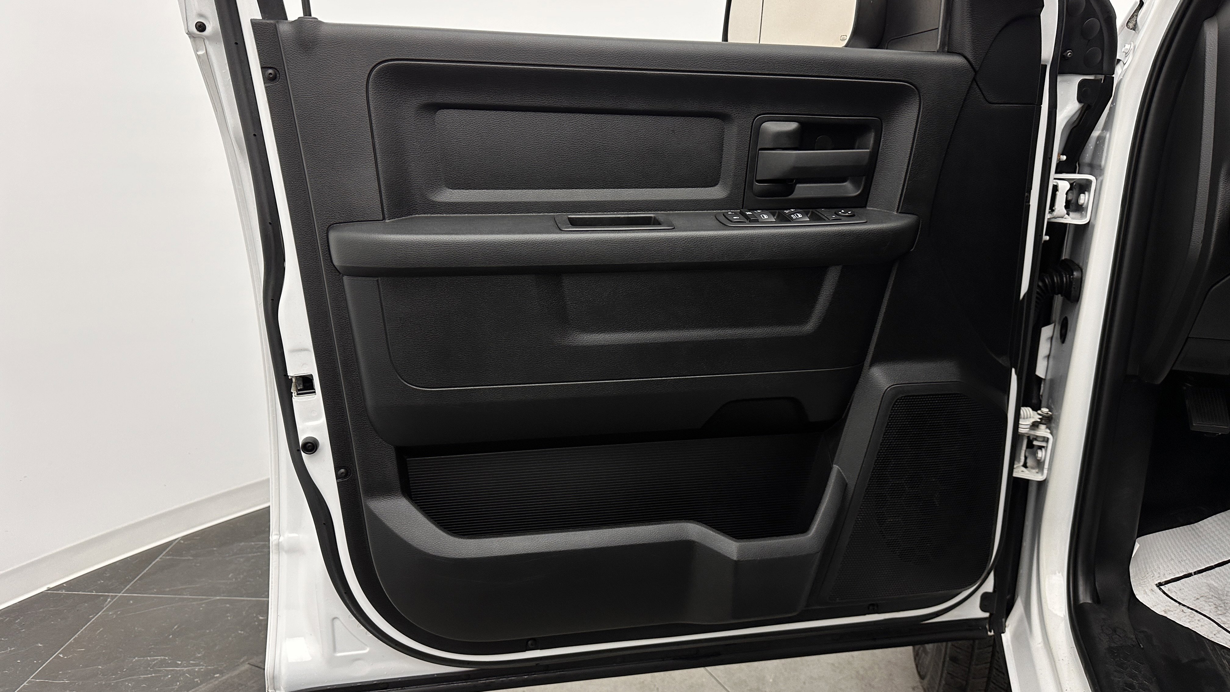 Used 2021 RAM 3500 Tradesman image 10