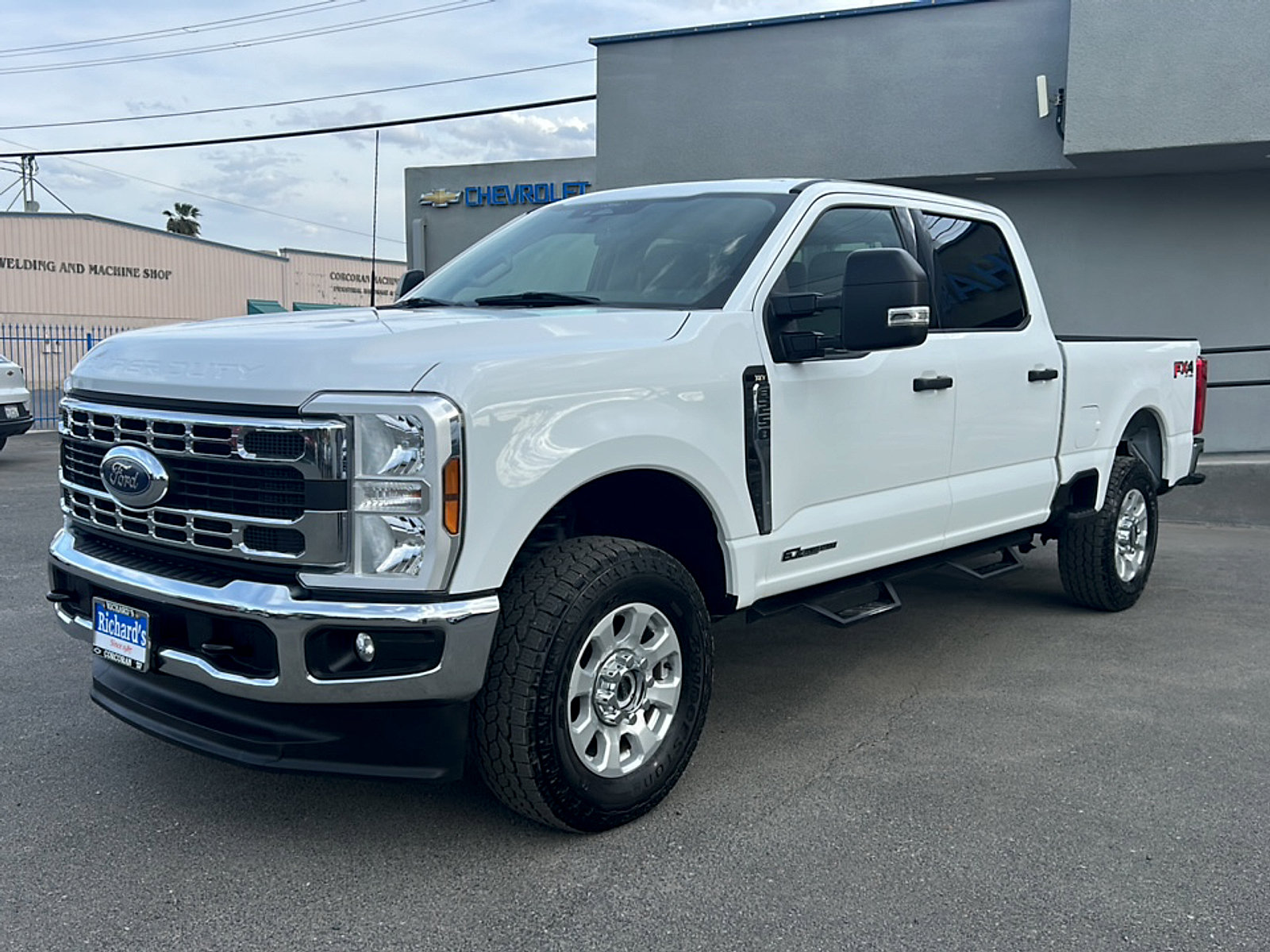 Used 2024 Ford F250 XLT w/ FX4 Off-Road Package AWD/4WD image 3