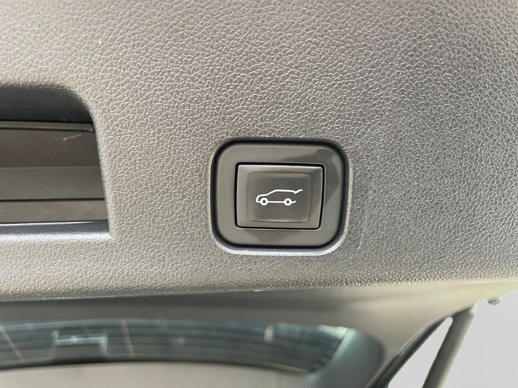 Used 2024 Chevrolet Traverse RS AWD/4WD image 33