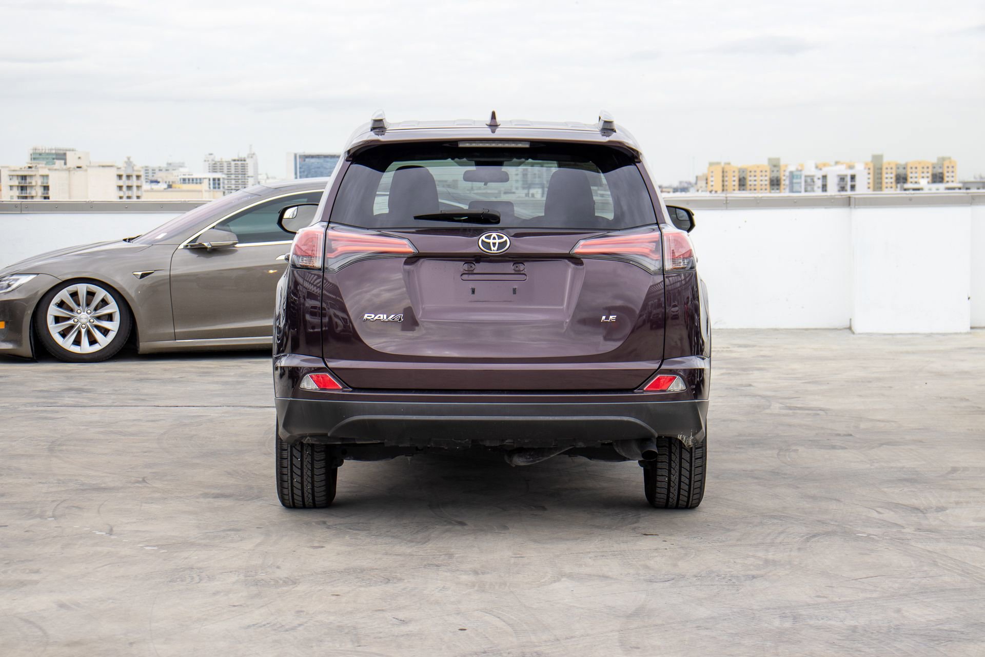Used 2018 Toyota RAV4 LE image 6