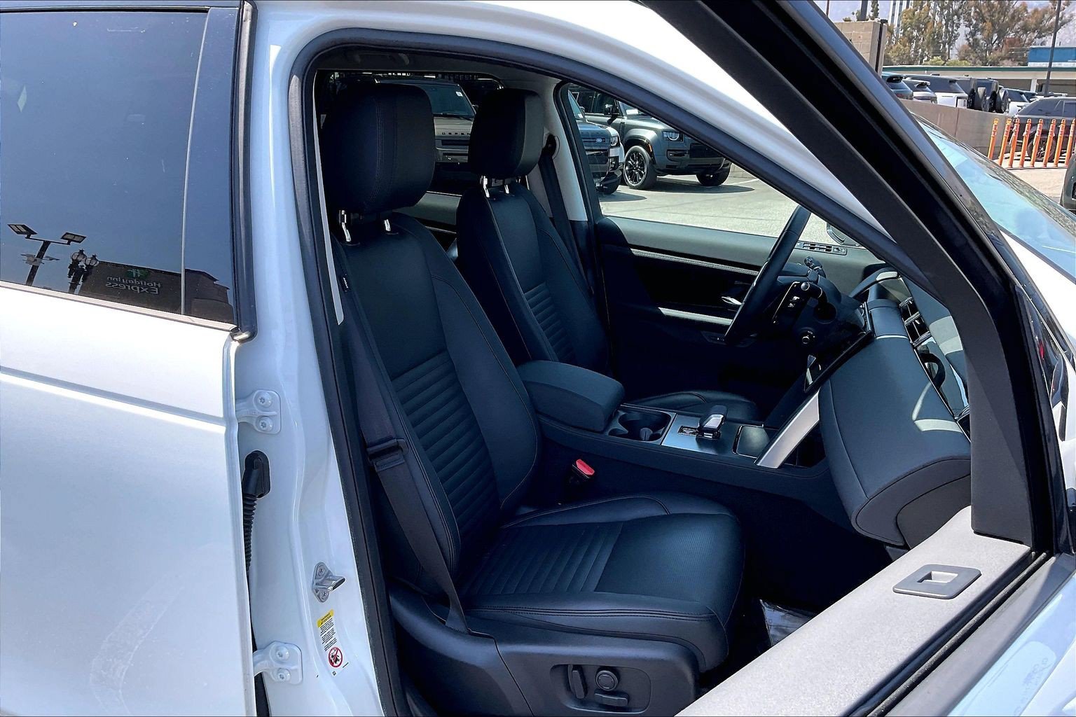 Certified 2025 Land Rover Discovery Sport S AWD/4WD image 7