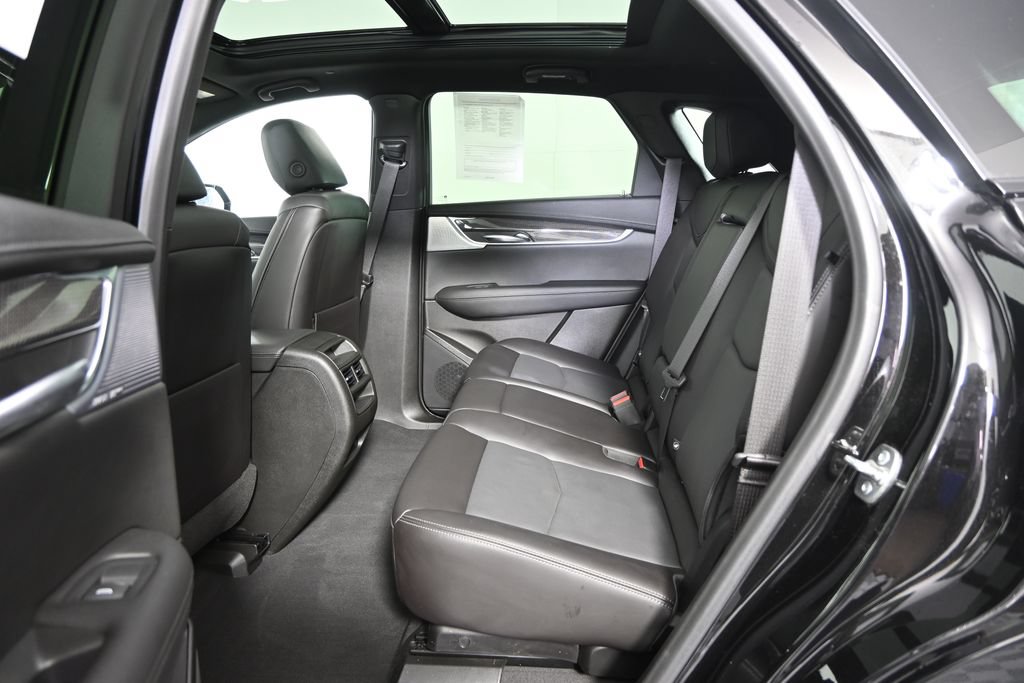 Certified 2025 Cadillac XT5 Sportv w/ Technology Package AWD/4WD image 18