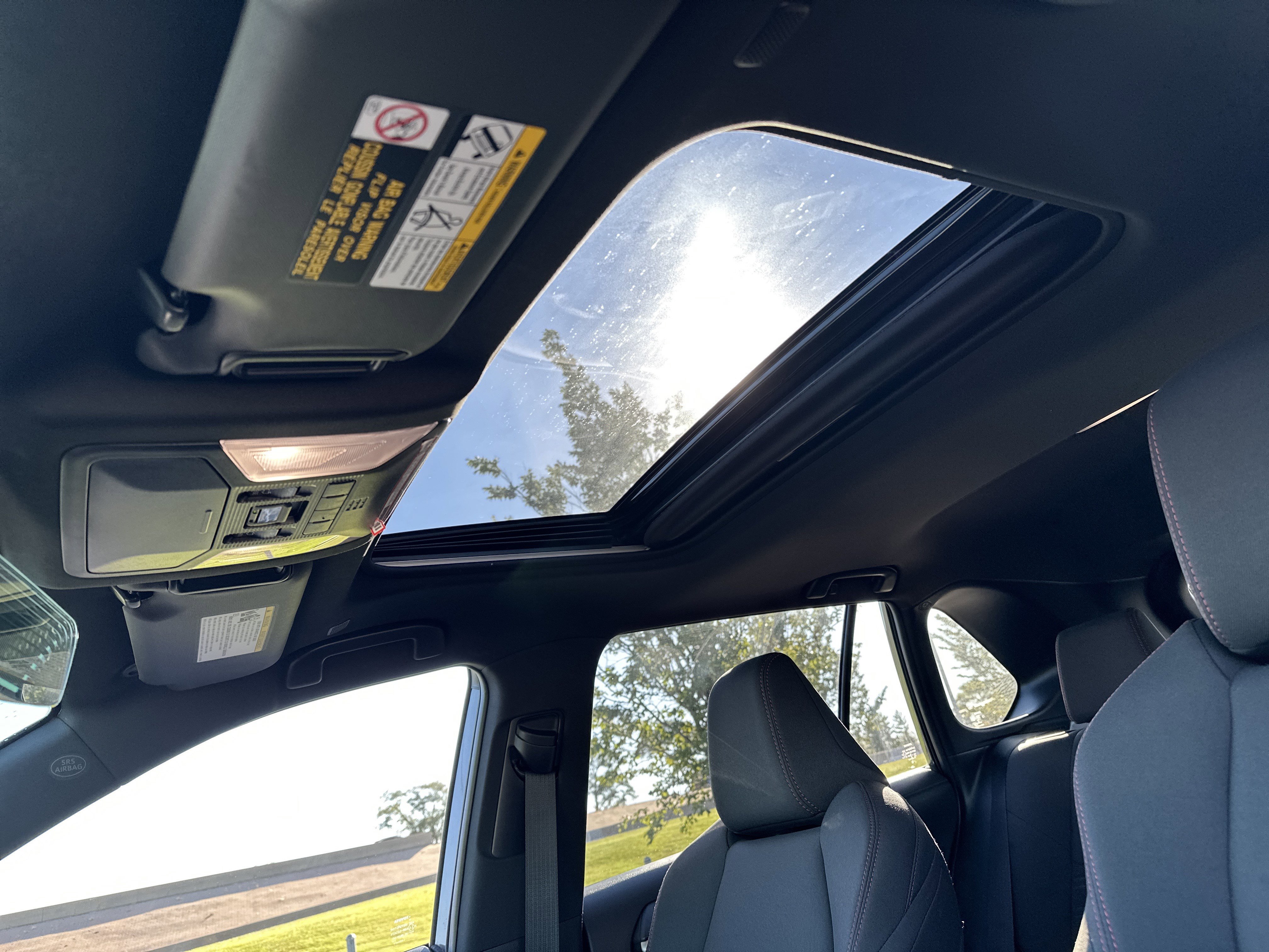 Used 2025 Toyota RAV4 SE image 28