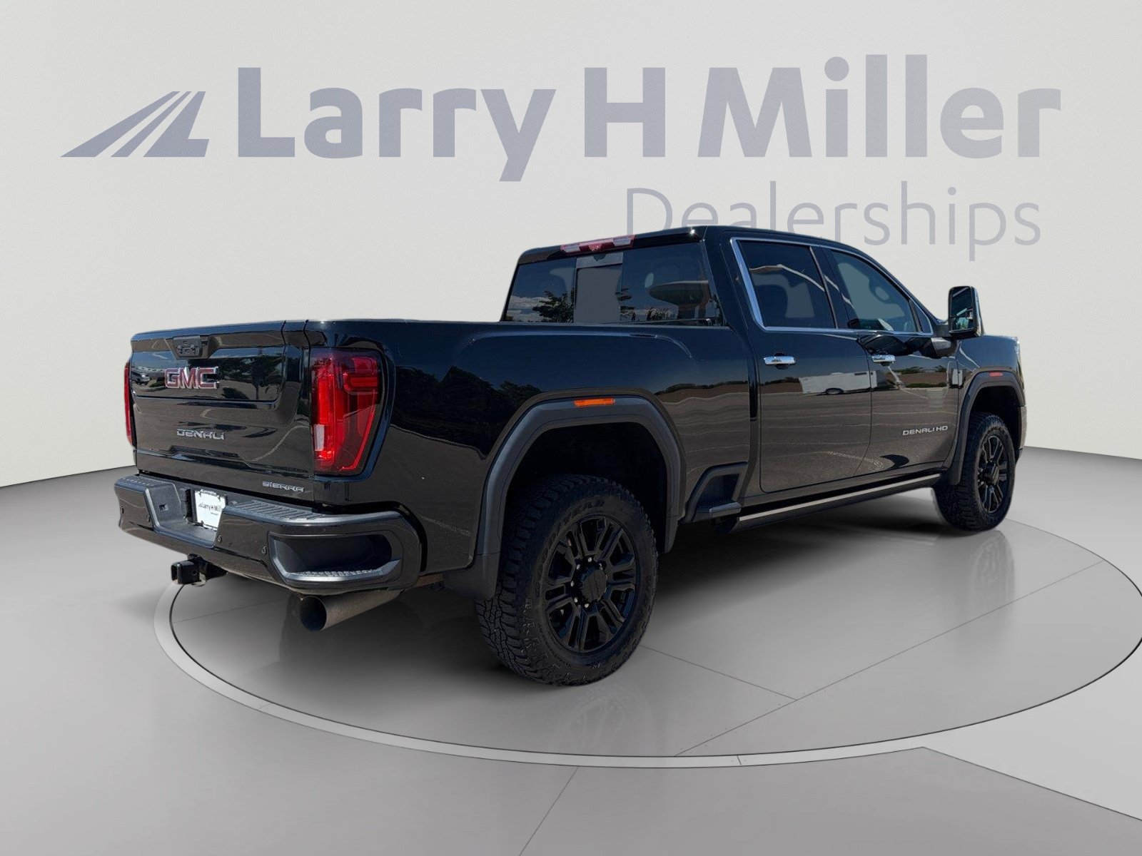 Used 2021 GMC Sierra 2500 Denali w/ Denali Black Diamond Edition AWD/4WD image 6