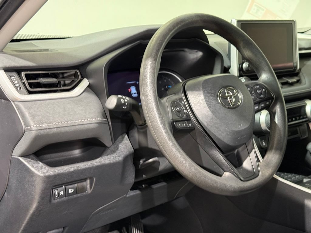Certified 2024 Toyota RAV4 LE AWD/4WD image 17