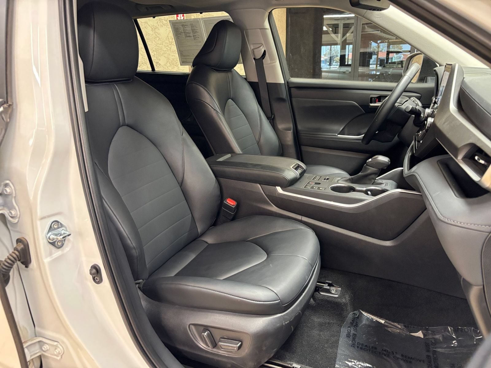 Used 2026 Toyota Highlander XLE AWD/4WD image 38