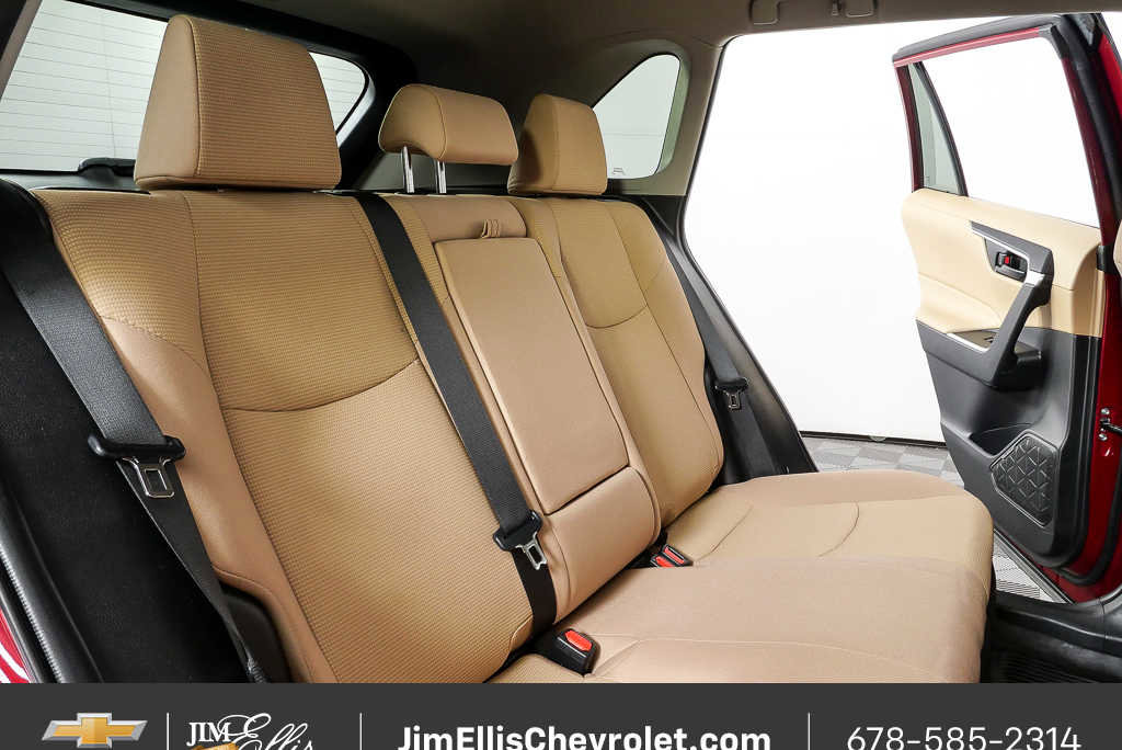 Used 2023 Toyota RAV4 LE AWD/4WD image 19