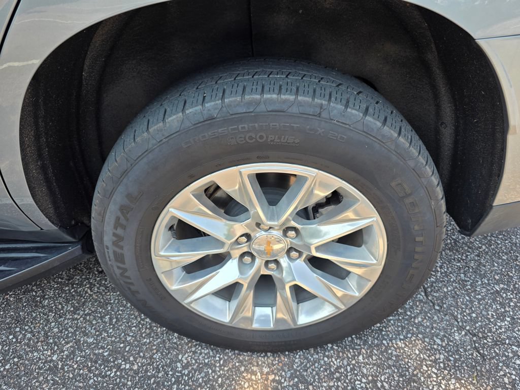 Used 2025 Chevrolet Tahoe Premier AWD/4WD image 31