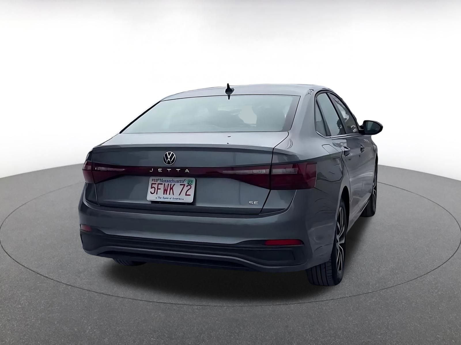 Used 2025 Volkswagen Jetta SE image 15