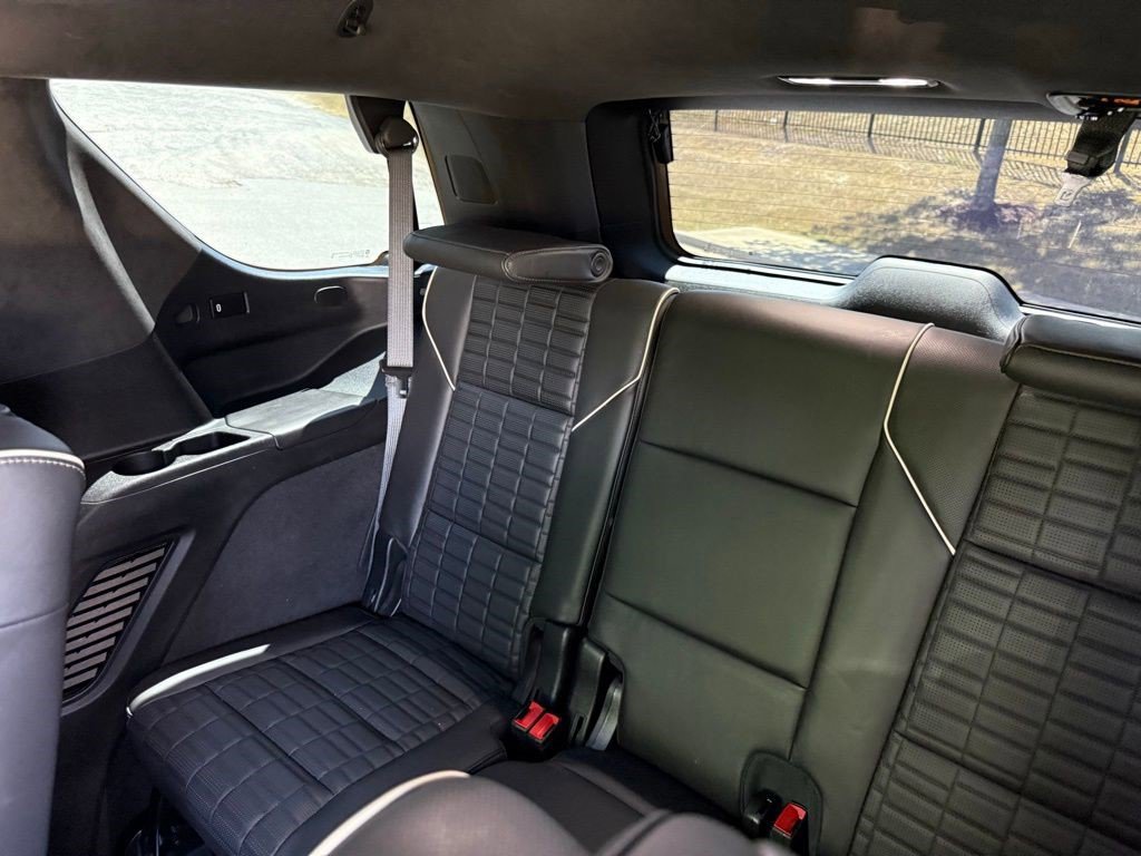 Certified 2024 Cadillac Escalade V w/ LPO, ONYX Package image 28