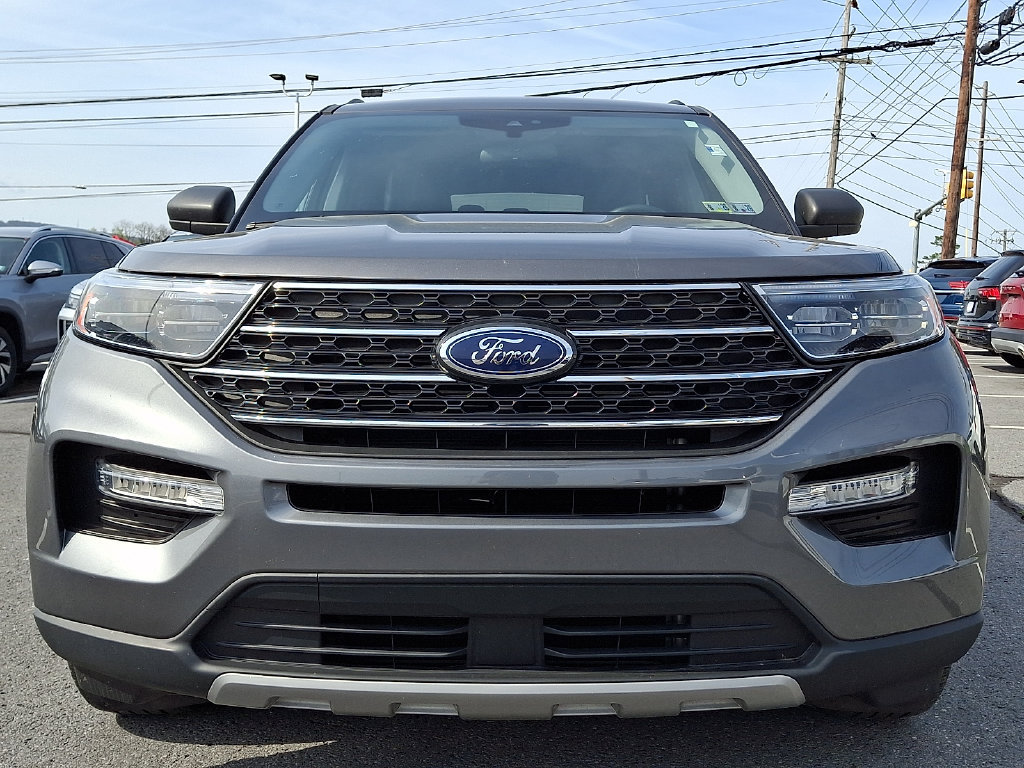 Used 2023 Ford Explorer XLT w/ Equipment Group 202A AWD/4WD image 5