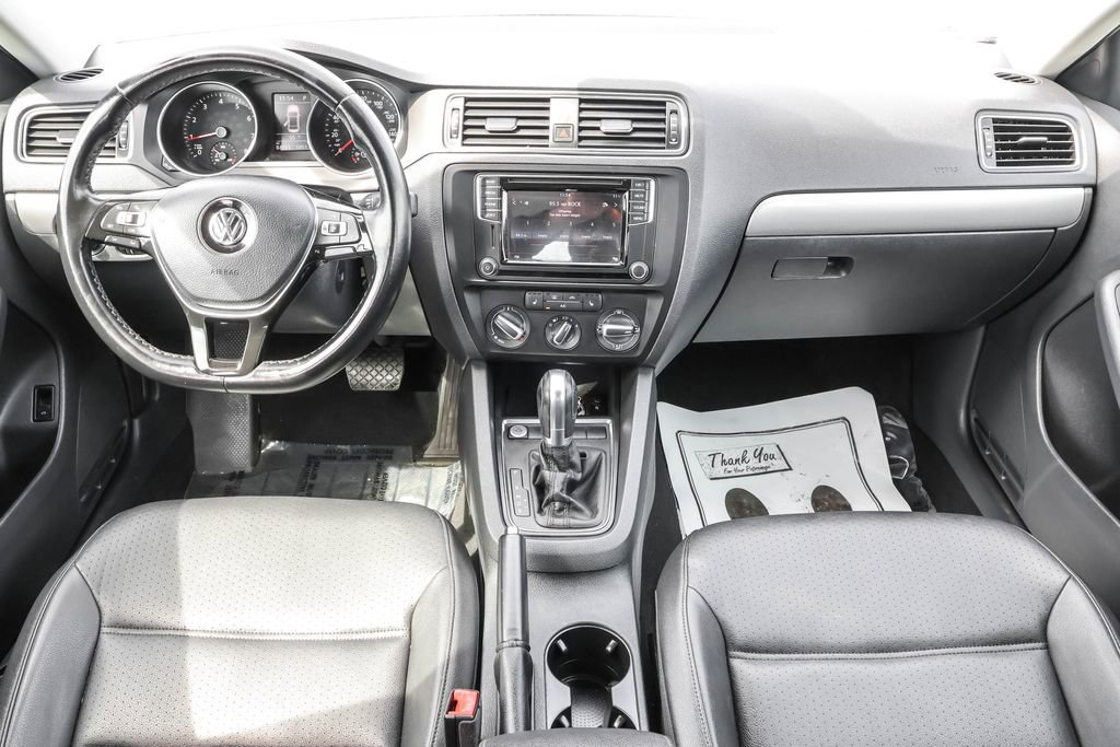 Used 2017 Volkswagen Jetta SE image 30