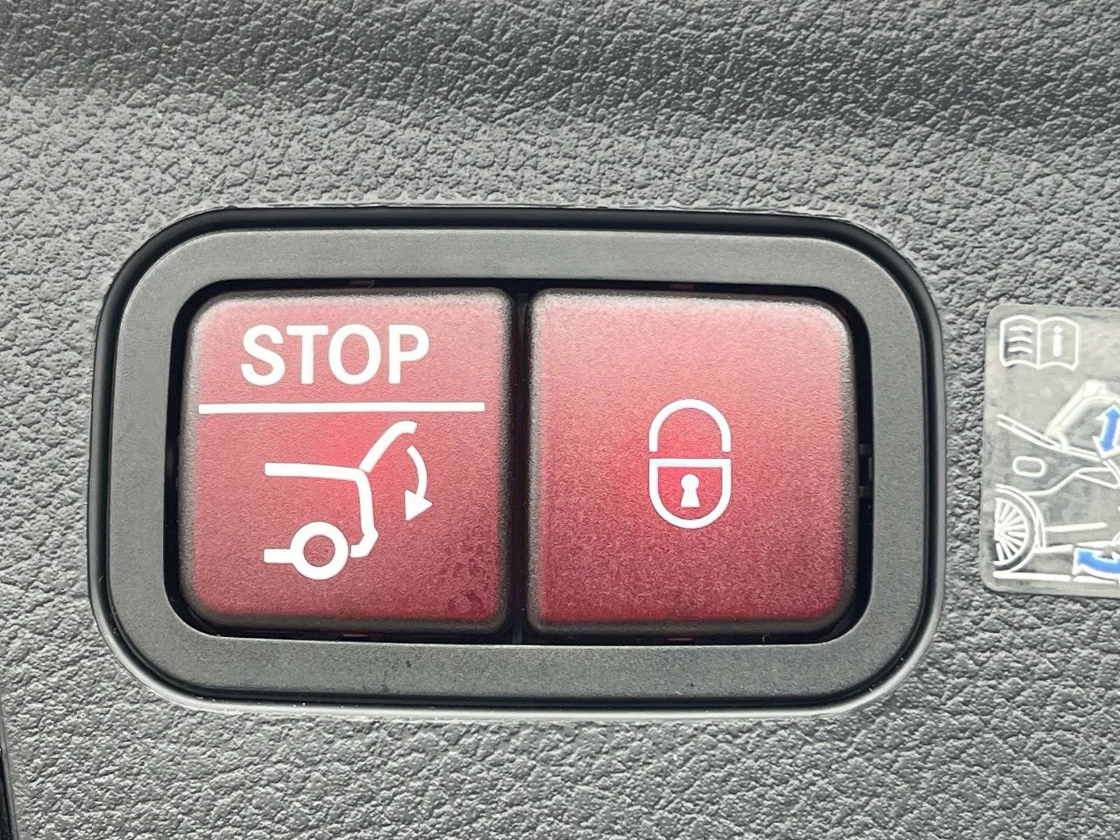 Certified 2025 Mercedes-Benz GLE 450 4MATIC image 11