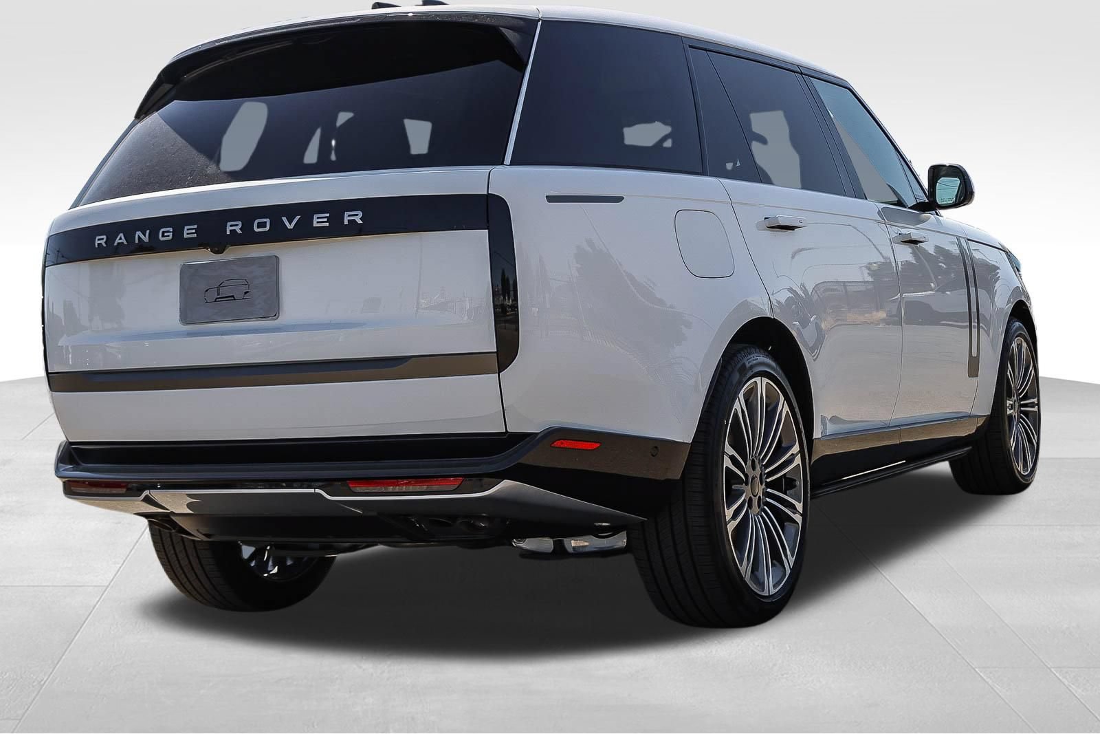 New 2026 Land Rover Range Rover Long Wheelbase SE AWD/4WD image 5