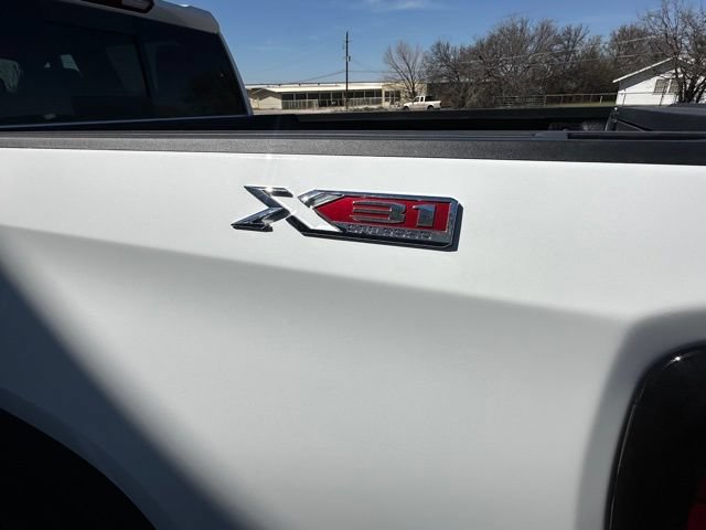 New 2026 GMC Sierra 1500 Elevation w/ Elevation Premium Package AWD/4WD image 9