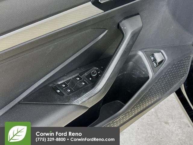 Used 2021 Volkswagen Jetta SE FWD image 17
