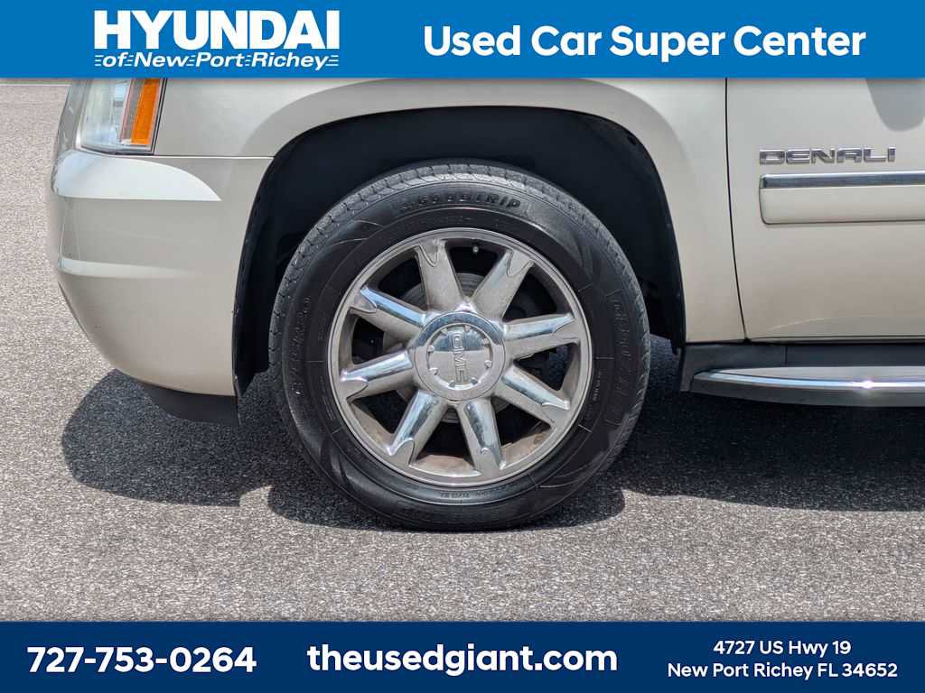 Used 2013 GMC Yukon XL Denali RWD image 10