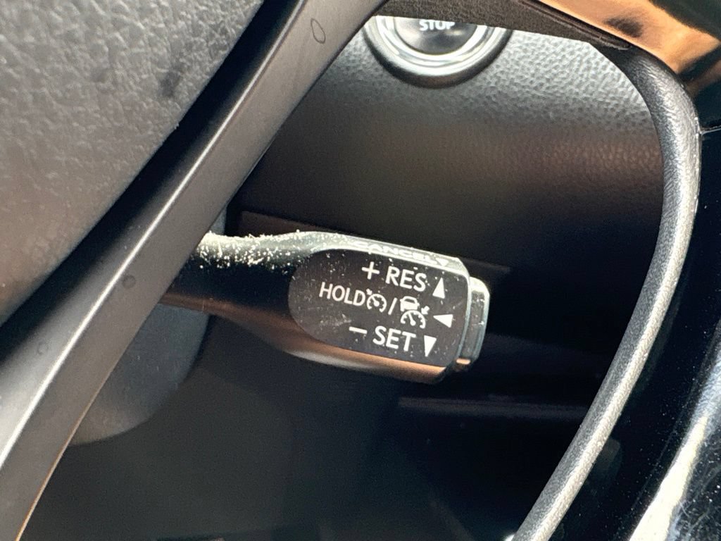 Used 2018 Toyota C-HR XLE FWD image 16
