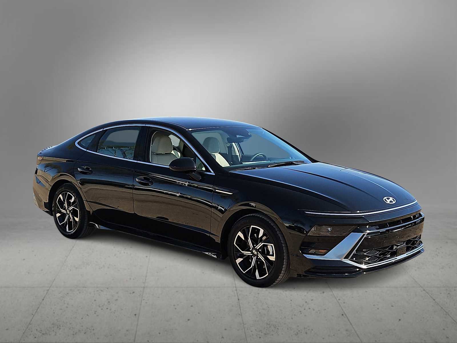 Certified 2025 Hyundai Sonata SEL image 2