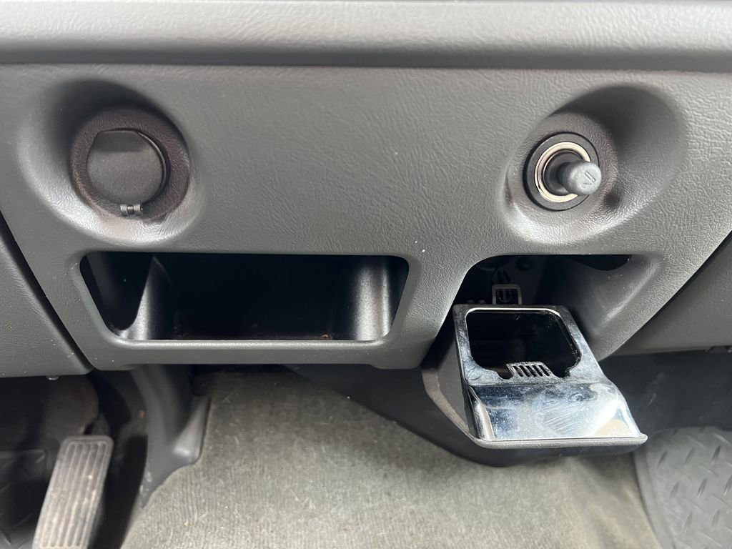 Used 2004 Chevrolet Silverado 1500 LS image 20