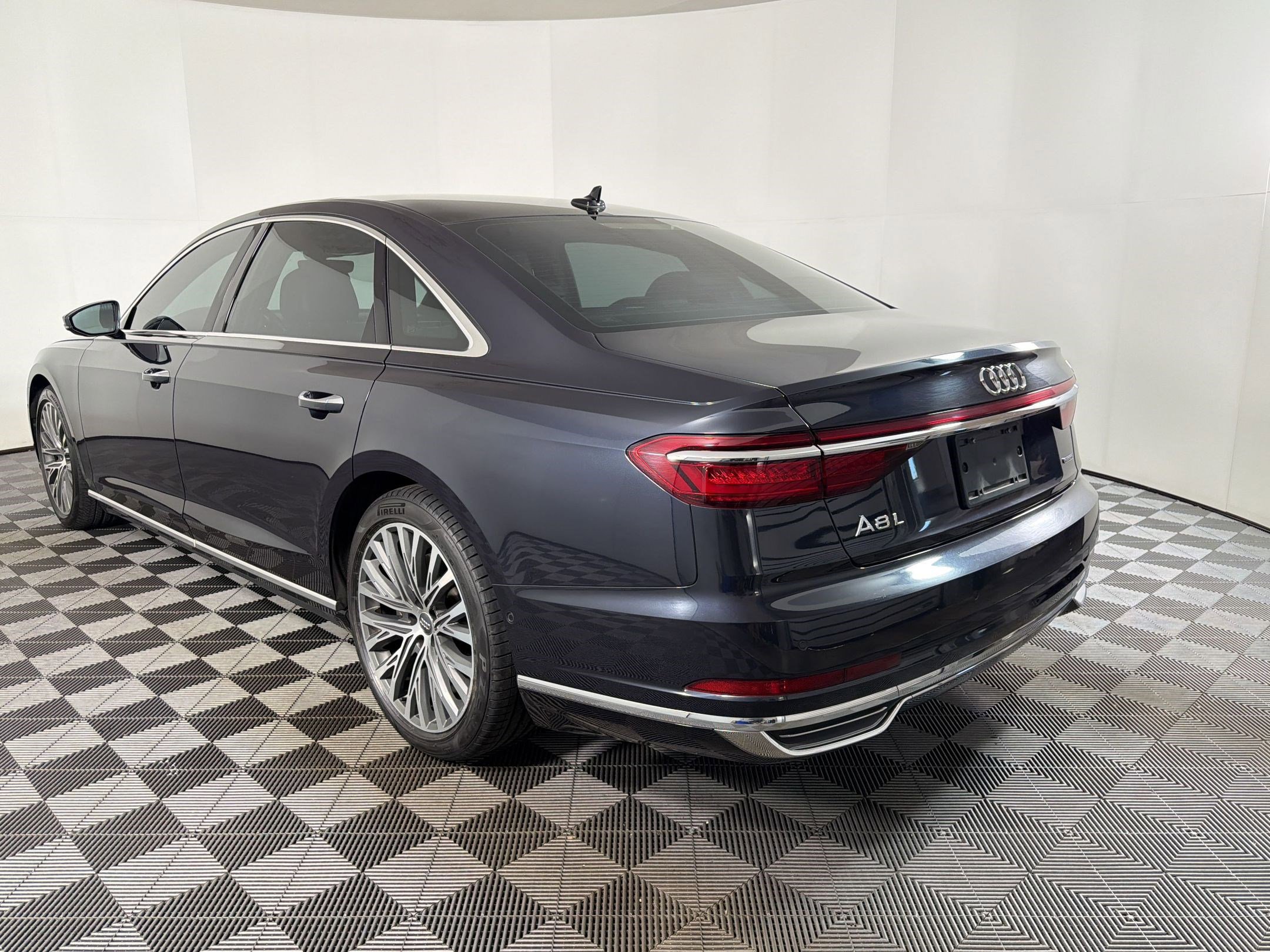 Used 2020 Audi A8 L 3.0T w/ Executive Package AWD/4WD image 3