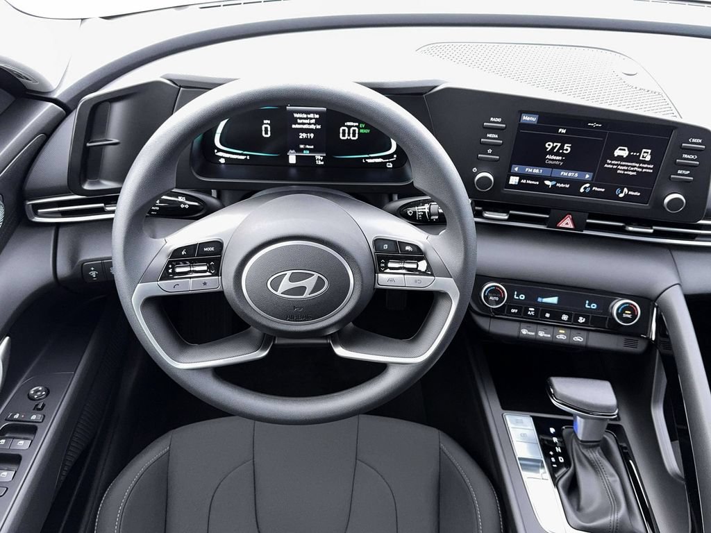 New 2026 Hyundai Elantra Hybrid FWD image 17