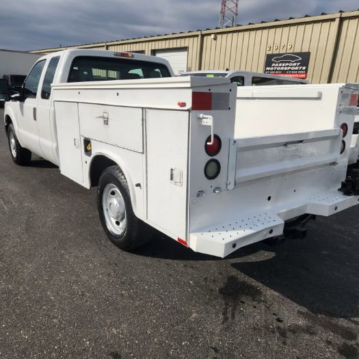 Used 2011 Ford F250 XL w/ XL Value Pkg image 3